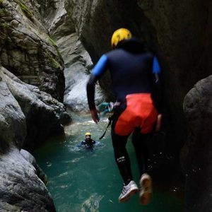 barranquismo en la garganta de las gloces barranco de las gloces, salto