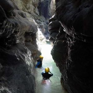 barranquismo en la garganta de las gloces fin de seman de barranquismo y actividades de aventura