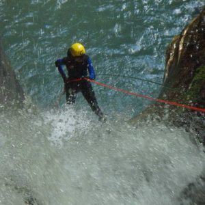 Barranquismo en el furco Ultimo rapel del furco, 25 metros y por la cascada
