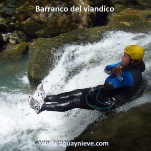 barranco del viandico barranquismo en el viandico, tobogan de entrada