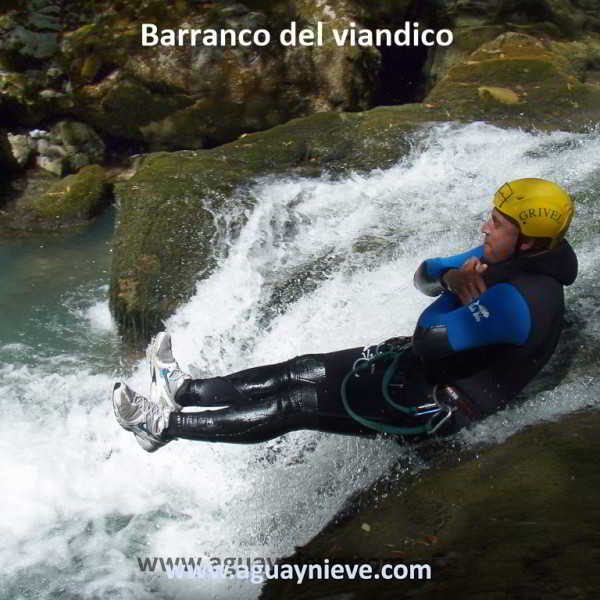 barranco del viandico barranquismo en el viandico, tobogan de entrada