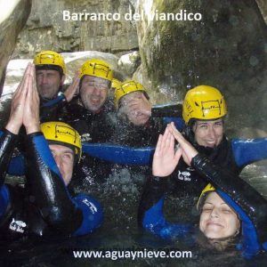 barranco del viandico paso entre piedras