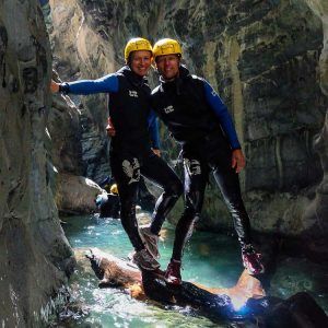 garganta o barranco del miraval Descenso de cañón en un fin de semana de barranquismo en los Pirineos