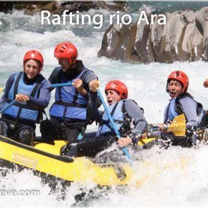rafting rio ara torla broto en el rapido del puño del rafting rio ara