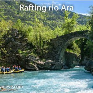 rafting rio ara torla broto en el rapido del puente de igualar del rafting rio ara