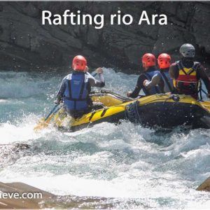 rafting rio ara torla broto en el rapido del vado entrando al cañon del rafting rio ara