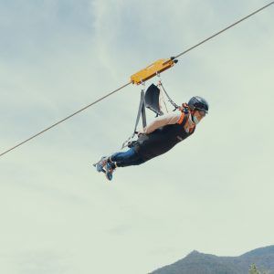 salto en la tirolina ordesa salto en la tirolina ordesa
