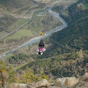 salto en la tirolina pirineos salto en la tirolina pirineos