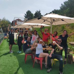 terraza con bar en la llegada y receccion terraza con bar en la llegada y receccion