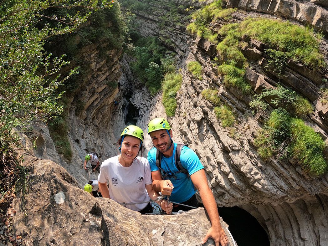 multiaventura 5 dias; -cañon + rafting + barranquismo + ferrata + barranco