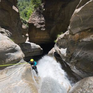 rapel barranco del Gorgol Barranco del Gorgol en el valle de Tena. Saltos toboganes y rapeles en el pirineo